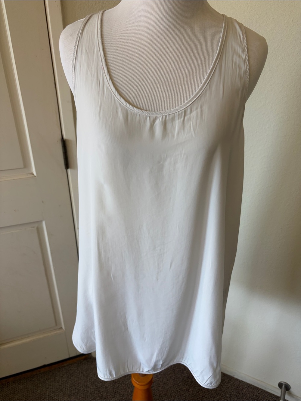 Lucy and Sophie Women's off-white Sleeveless Scoop Neck Top